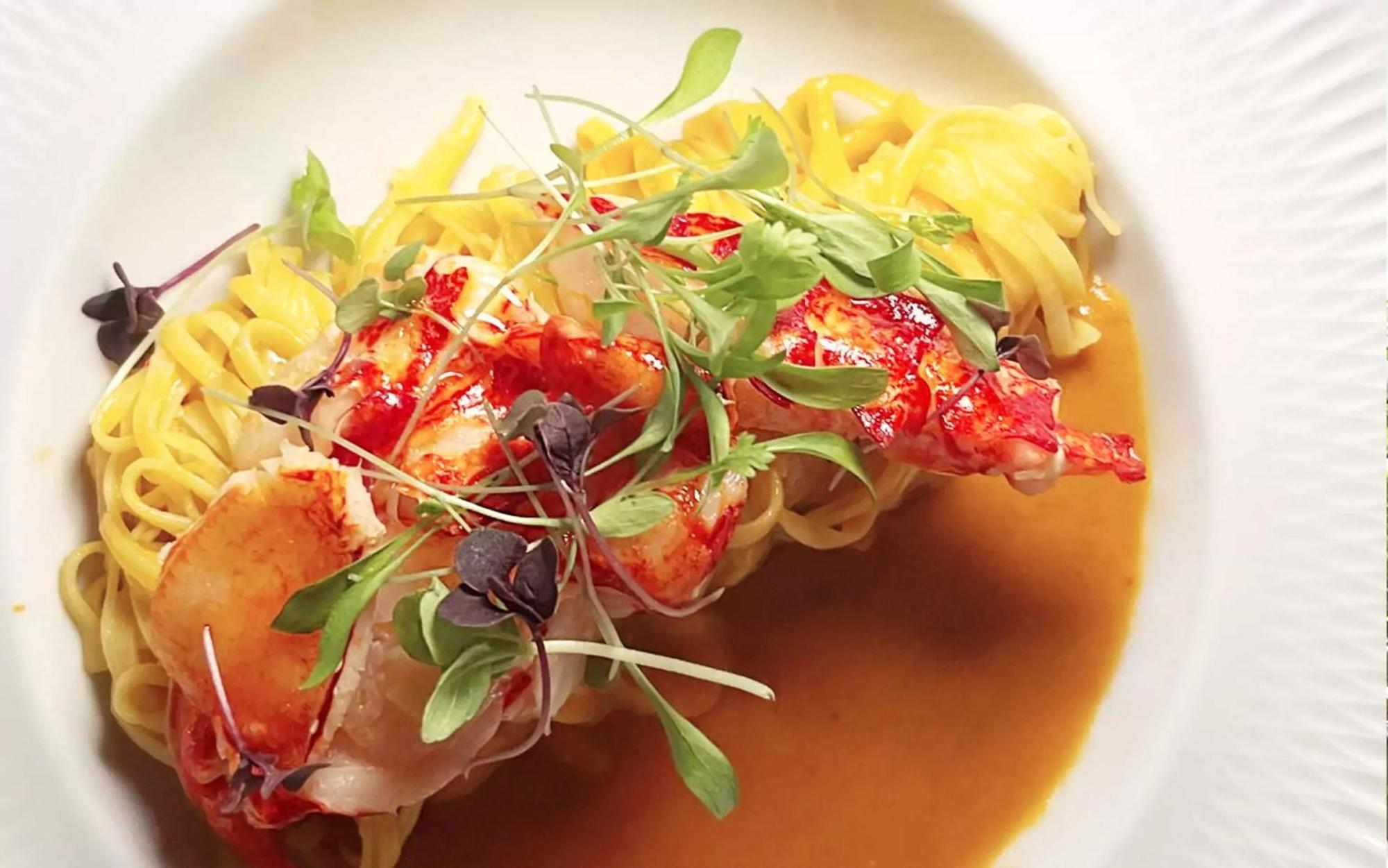 Grande Real Villa Italia Hotel & Spa Cascais Bagian luar foto A lobster dish