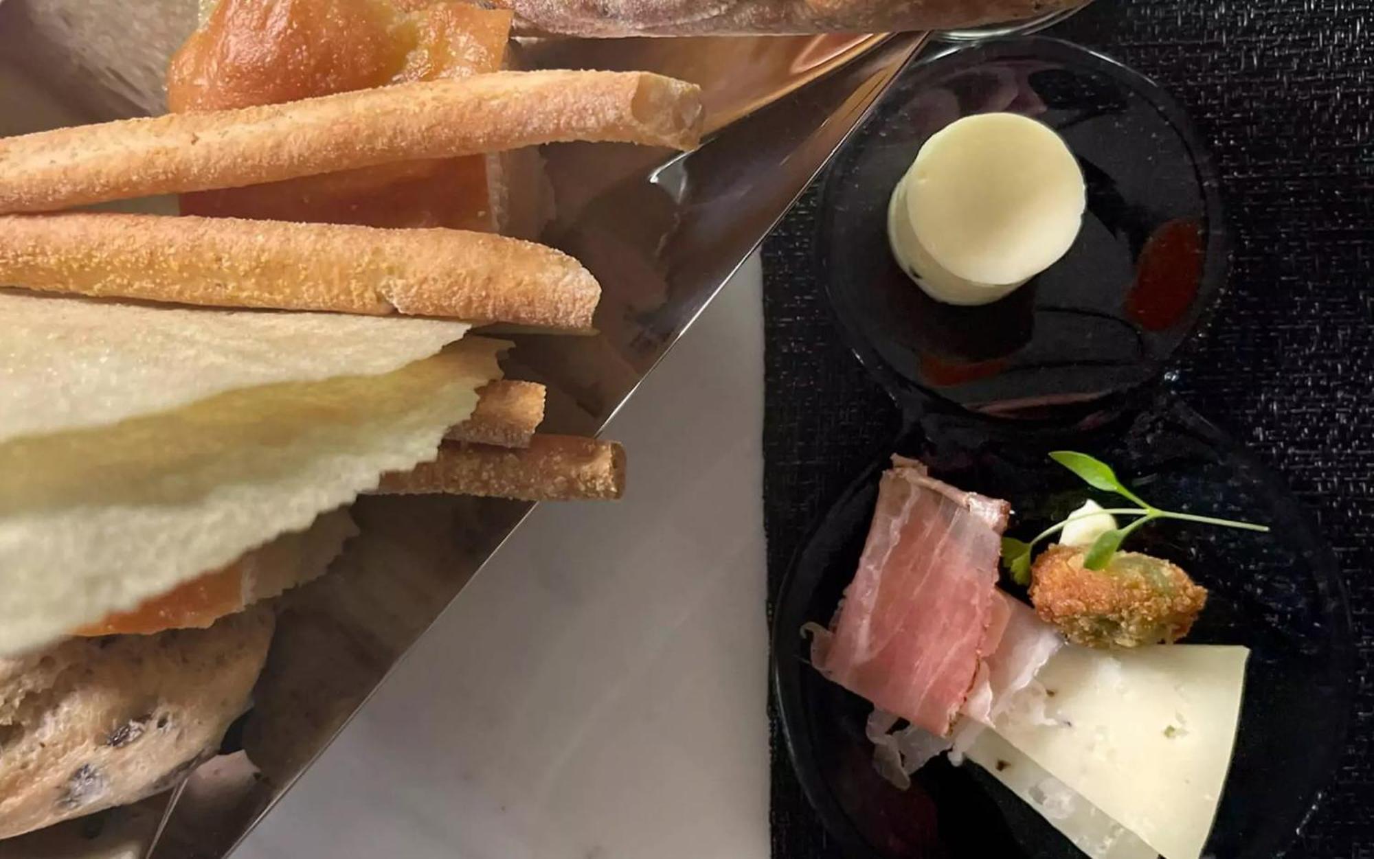 Grande Real Villa Italia Hotel & Spa Cascais Bagian luar foto A cheese and ham platter